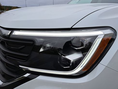 New 2026 Volkswagen Atlas Cross Sport SE FWD image 28