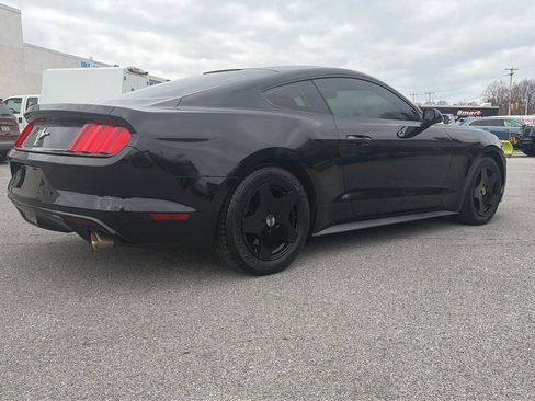 Used 2015 Ford Mustang Coupe image 10