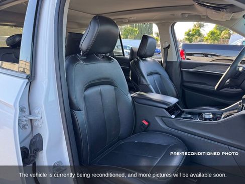 Used 2023 Jeep Grand Cherokee 4WD 4xe w/ Luxury Tech Group II image 15