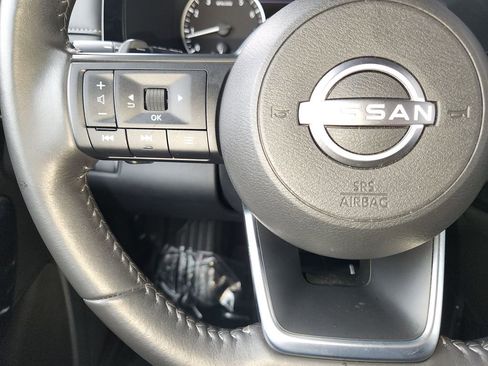 Used 2025 Nissan Pathfinder SV FWD image 24