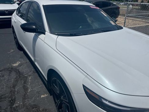 Used 2025 Honda Accord Sport image 3
