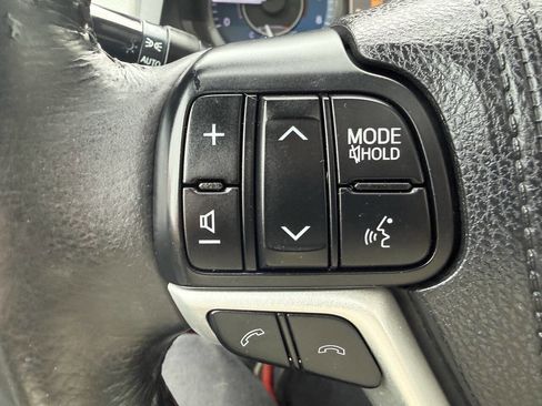 Used 2018 Toyota Sienna XLE Premium w/ Carpet Mat Package image 25