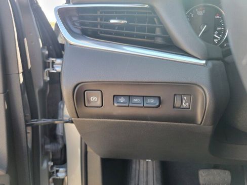 Used 2024 Buick Enclave Avenir w/ Avenir Technology Package image 22