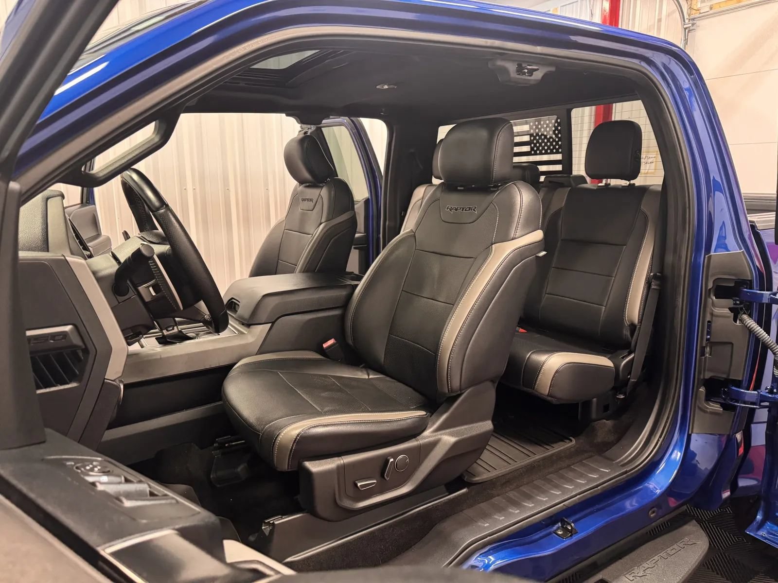 Used 2018 Ford F150 Raptor w/ Equipment Group 801A Mid AWD/4WD image 34