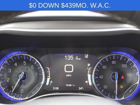 Used 2023 Chrysler Pacifica Touring-L image 36