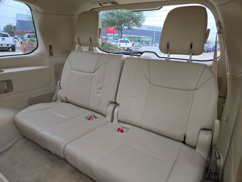 Used 2014 Lexus LX 570 4WD image 26