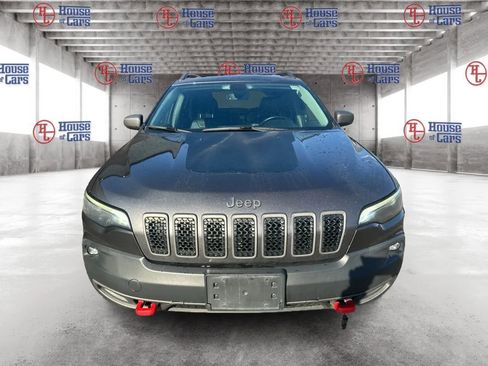 Used 2019 Jeep Cherokee Trailhawk image 2