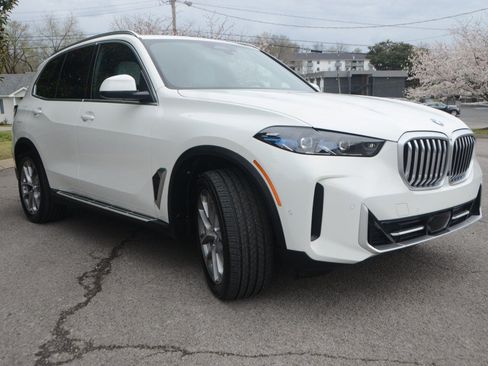 Used 2026 BMW X5 xDrive40i AWD/4WD image 9