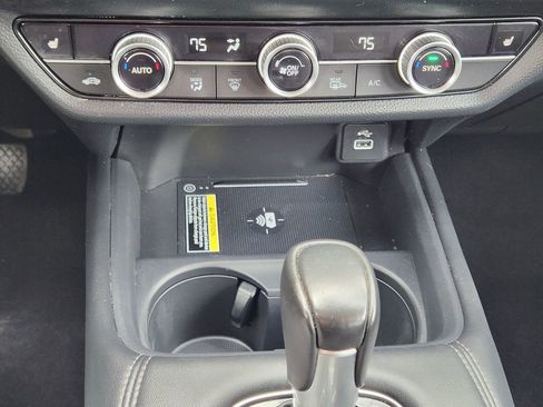 Used 2025 Honda HR-V EX-L image 18