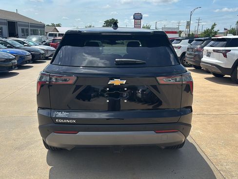 Used 2026 Chevrolet Equinox LT FWD image 5