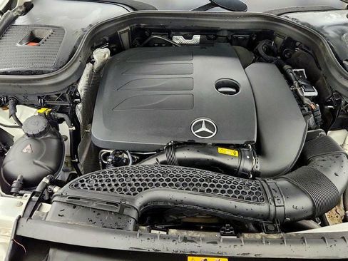 Used 2020 Mercedes-Benz GLC 300 4MATIC image 25