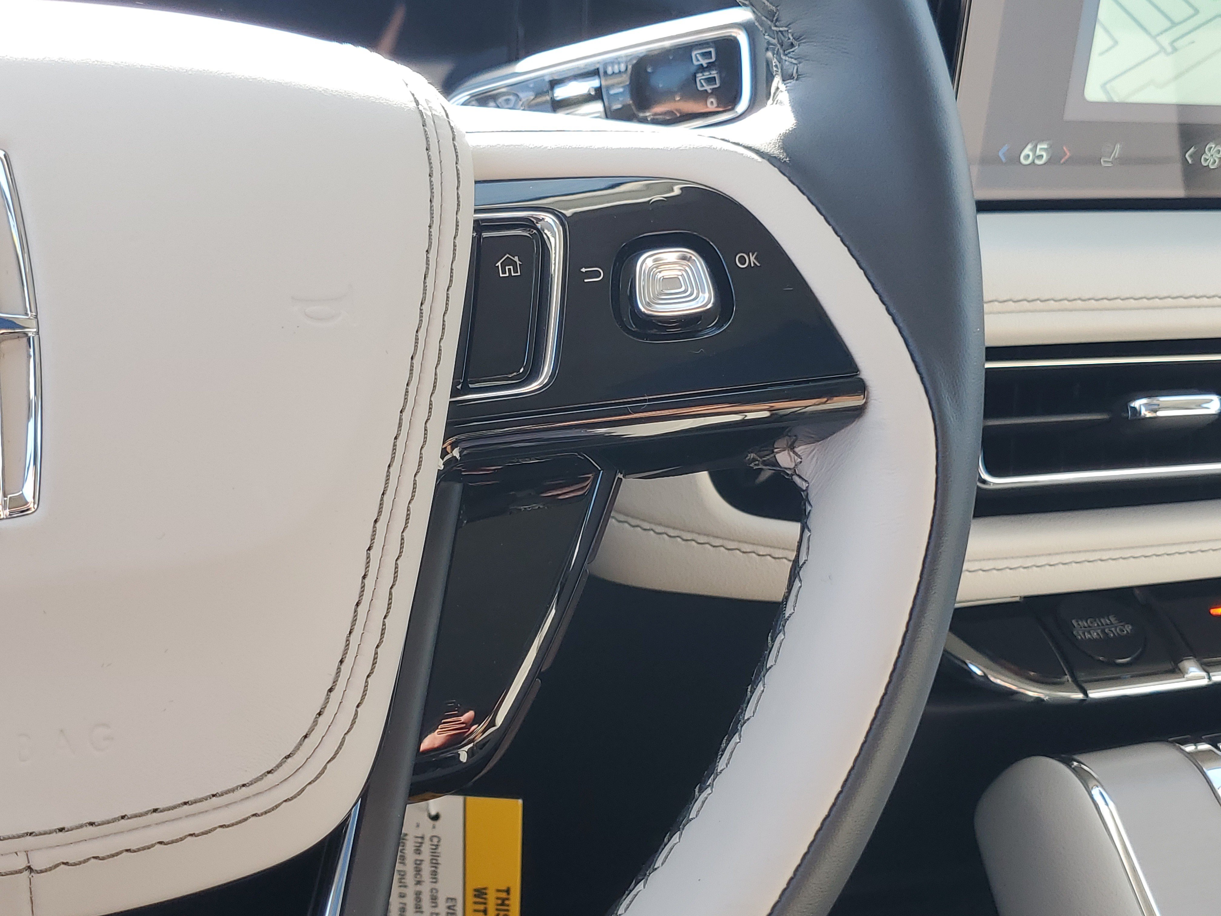 New 2027 Lincoln Aviator Reserve w/ Jet Appearance Package AWD/4WD image 17
