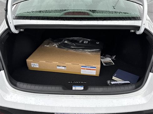 New 2026 Hyundai Elantra Blue image 18