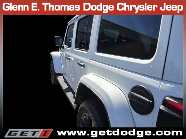 Used 2023 Jeep Wrangler Unlimited Sahara w/ Cold Weather Group AWD/4WD image 10