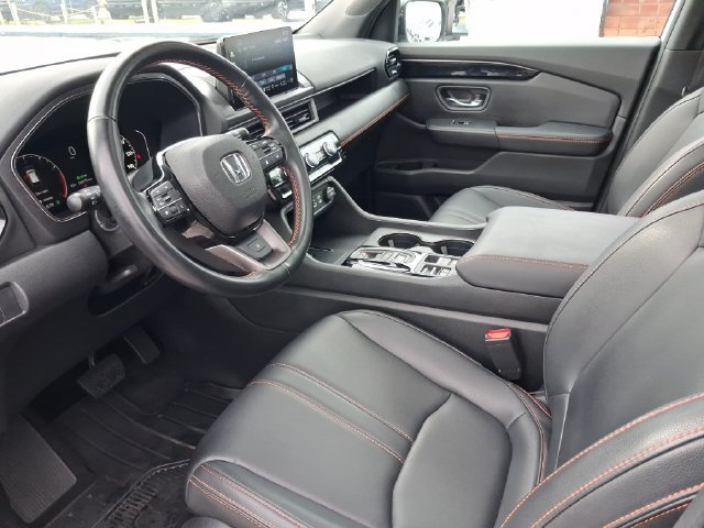 Used 2024 Honda Pilot TrailSport image 11