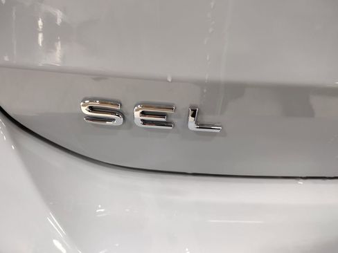 New 2026 Volkswagen Taos SEL image 14