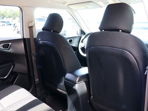 Used 2021 Kia Soul S image 28