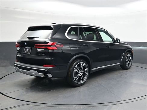 New 2026 BMW X5 xDrive40i w/ Climate Comfort Package image 4