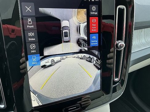 New 2026 Volvo XC40 B5 Ultra w/ Climate Package image 21