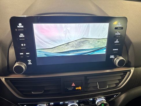 Used 2018 Honda Accord EX image 22