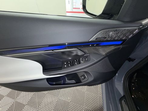 Used 2025 BMW M5 Base w/ Carbon Package image 12