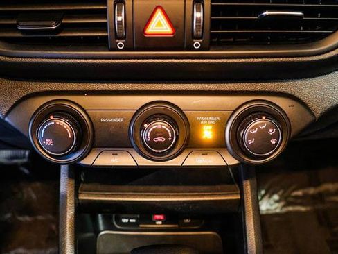 Used 2024 Kia Forte LXS w/ LXS Technology Package image 18