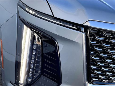 Used 2025 Cadillac Escalade ESV Premium Luxury w/ LPO, Floor Liner Package image 28