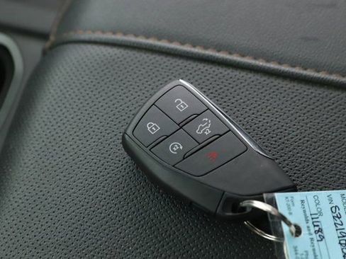 Used 2025 GMC Sierra 1500 AT4 w/ AT4 Premium Package image 3