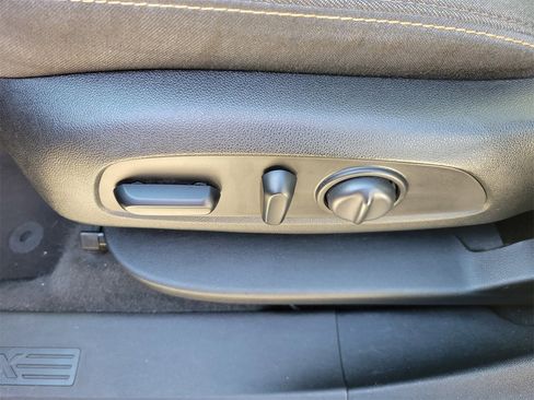 Used 2019 Chevrolet Equinox LT image 17