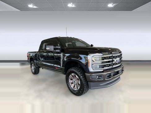Used 2025 Ford F350 King Ranch w/ FX4 Off-Road Package AWD/4WD image 7