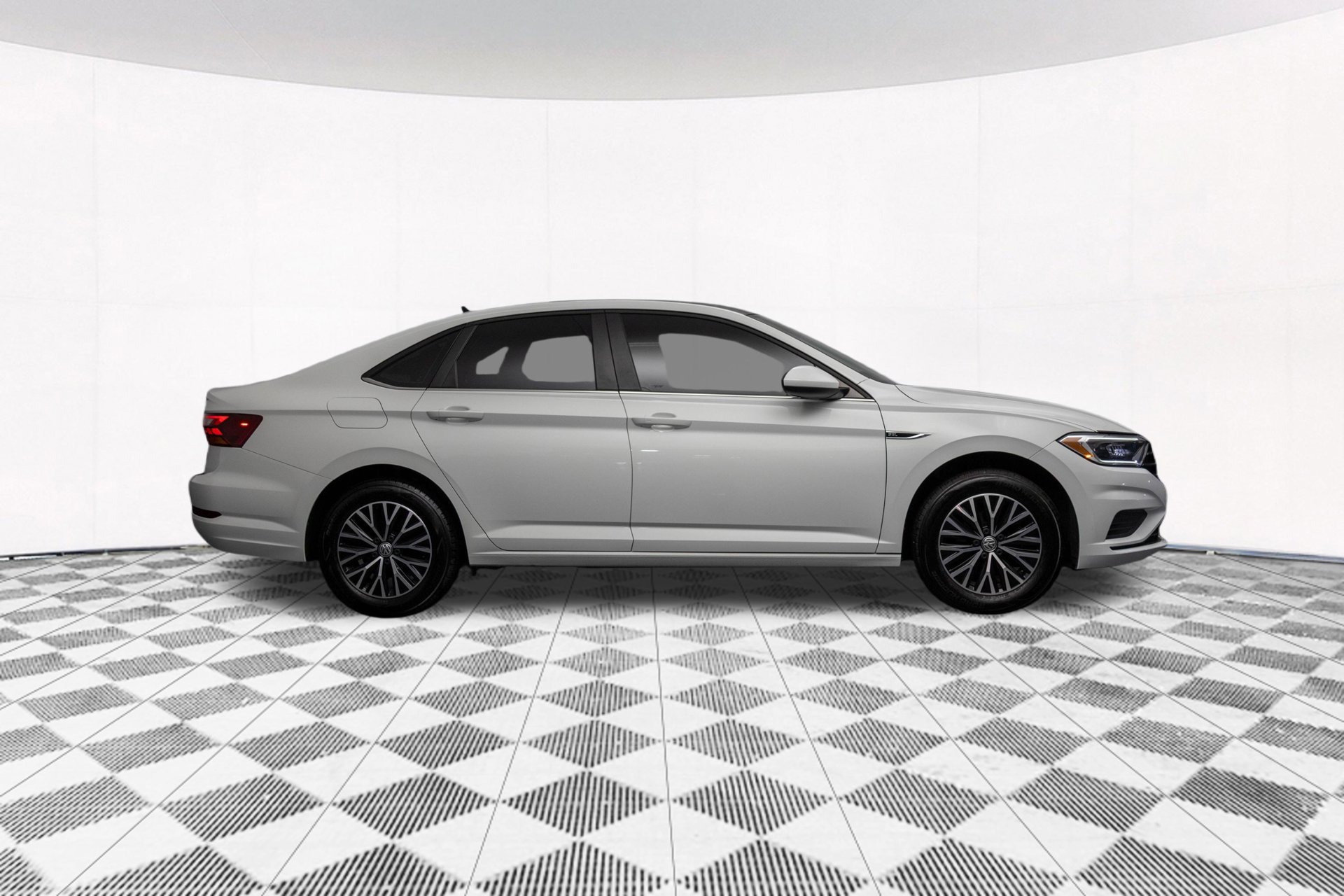 Used 2019 Volkswagen Jetta SEL w/ Cold Weather Package FWD image 45