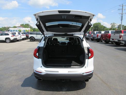 Certified 2018 GMC Terrain SLT w/ Preferred Package FWD image 8