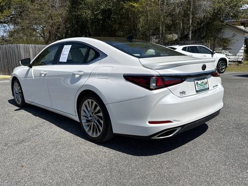 Used 2022 Lexus ES 350 Ultra Luxury w/ Accessory Package 2 image 3