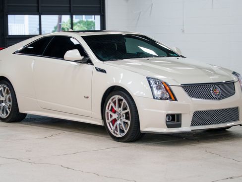 Used 2013 Cadillac CTS V RWD image 1