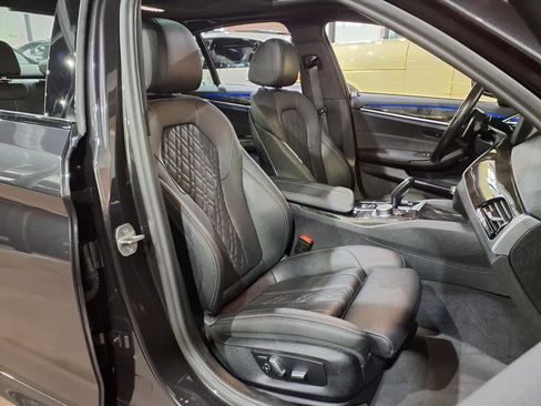 Used 2022 BMW 530i xDrive w/ M Sport Package image 18