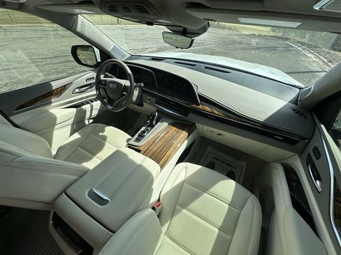 Certified 2023 Cadillac Escalade Premium Luxury Platinum image 9