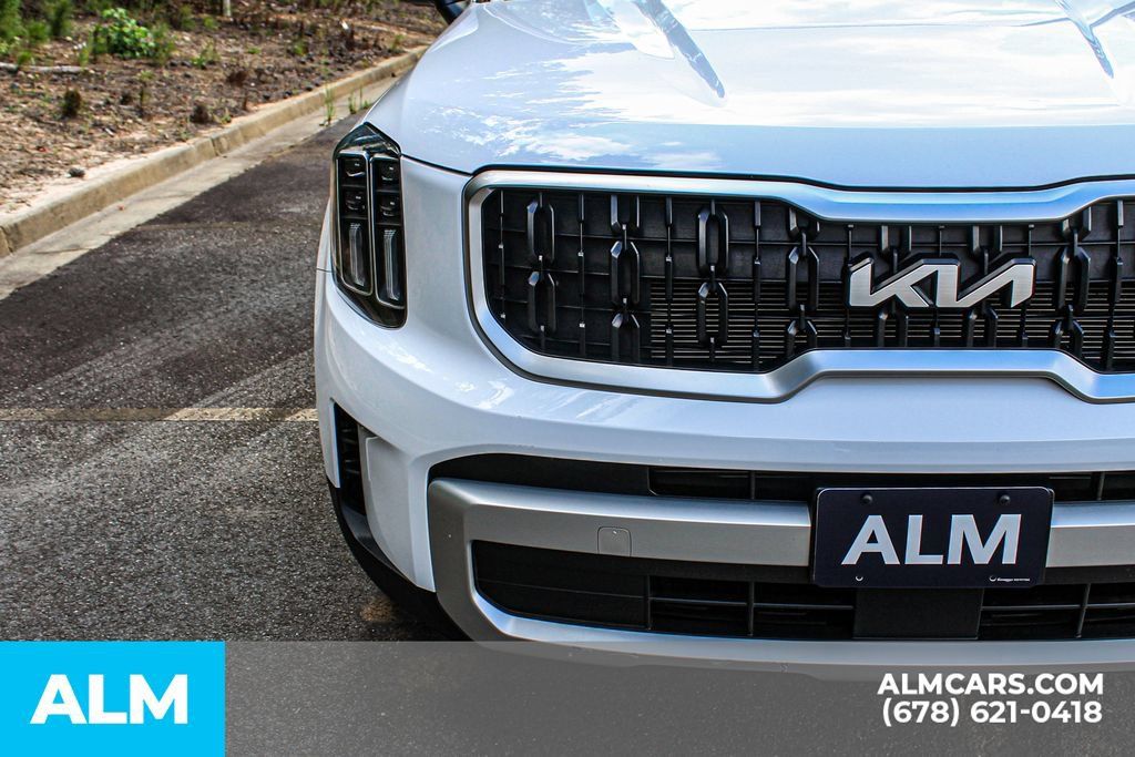Used 2025 Kia Telluride EX AWD/4WD image 9