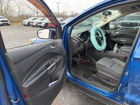 Used 2019 Ford Escape SE image 8