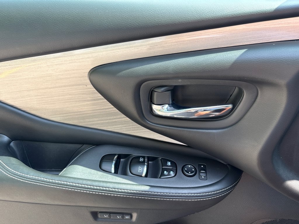 Used 2017 Nissan Murano SL w/ SL Technology Package FWD image 20