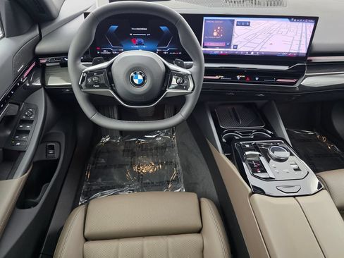 Certified 2024 BMW 530i w/ Premium Package RWD image 13