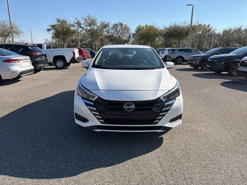 Used 2025 Nissan Versa SV image 8