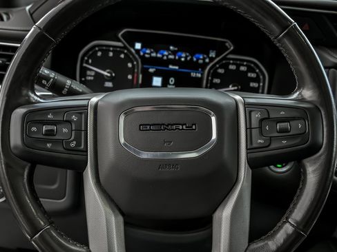 Used 2021 GMC Yukon Denali w/ Denali Premium Package image 21