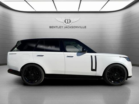 Used 2023 Land Rover Range Rover SE image 5