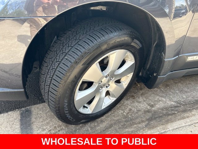 Used 2011 Subaru Outback 3.6R Limited w/ PWR Moonroof Pkg AWD/4WD image 12