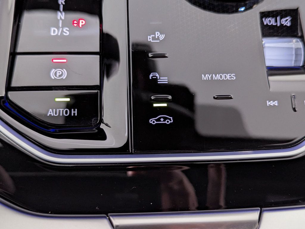Certified 2023 BMW 740i RWD image 43