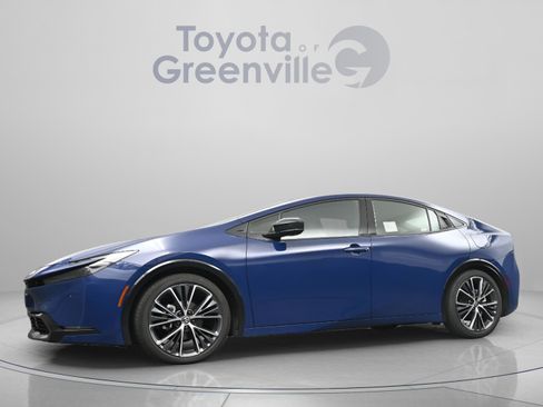 Used 2025 Toyota Prius Limited w/ Limited Premium Package FWD image 2