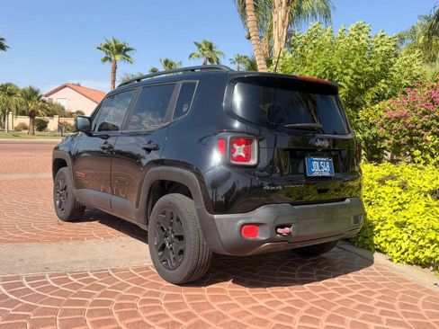Used 2018 Jeep Renegade Trailhawk w/ Popular Equipment Group AWD/4WD image 6