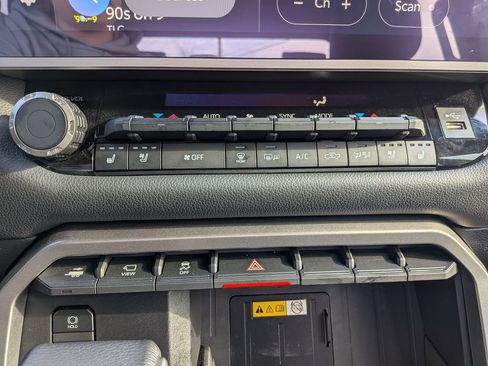 Used 2024 Toyota Tundra Limited image 20