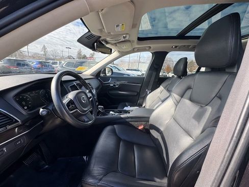 Used 2017 Volvo XC90 T6 Momentum w/ Vision Package image 22