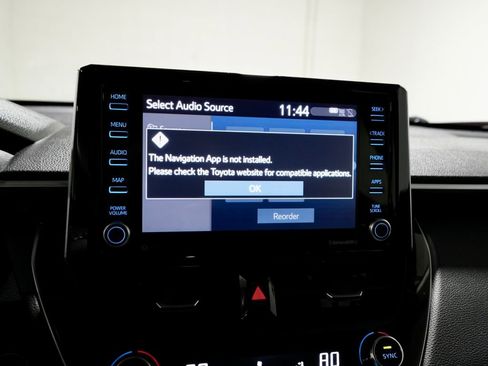 Used 2022 Toyota Corolla Cross XLE image 4